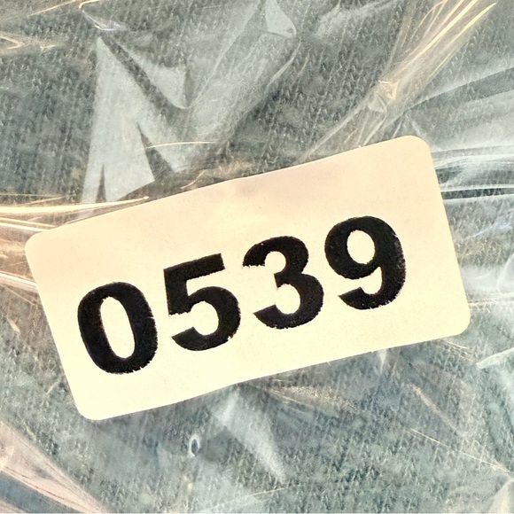 ALO Yoga Light Blue Sweatshirt - Picture 5 of 5